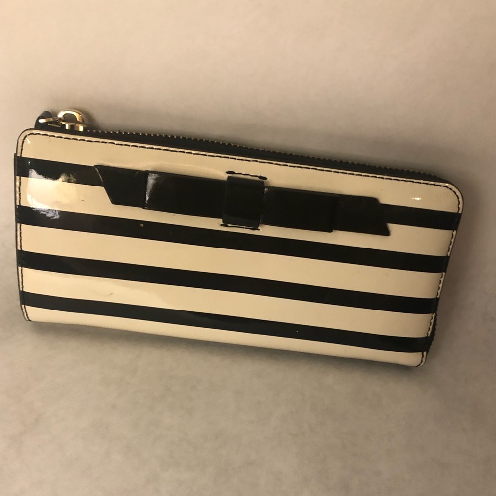 Kate Spade Black and White Wallet